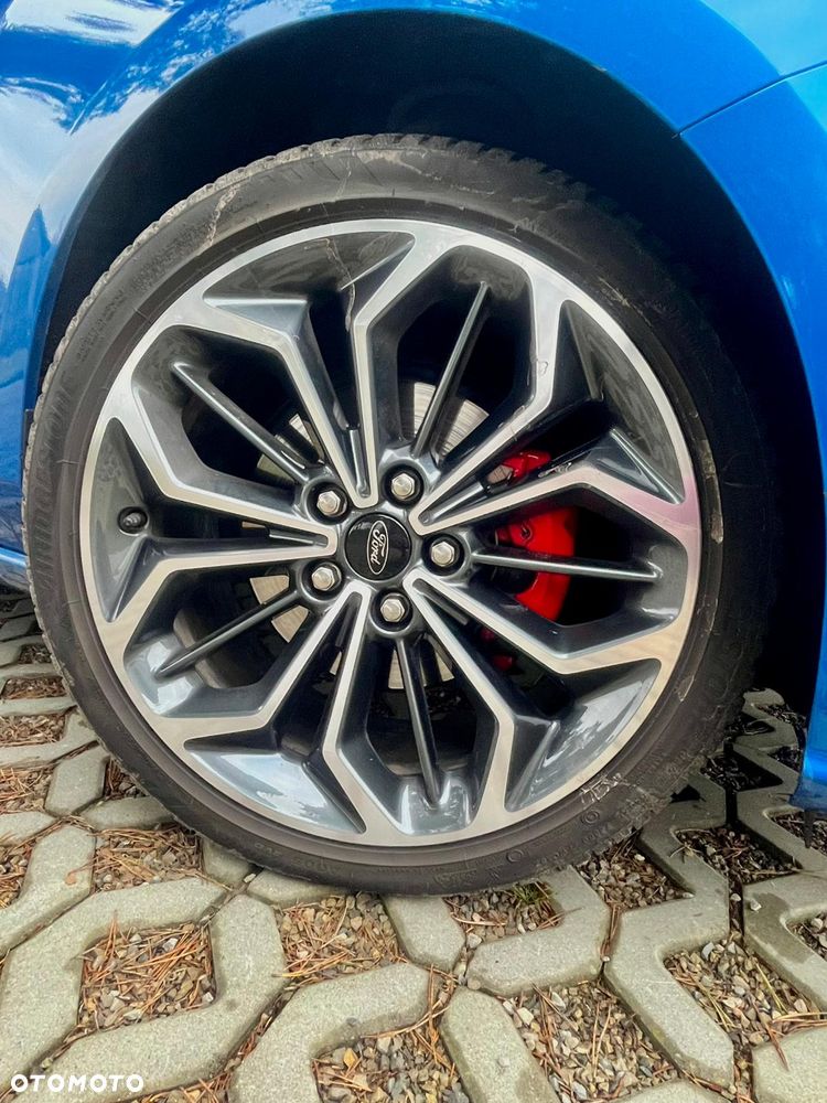 Ford Focus 1.0 EcoBoost ST-Line X - 12