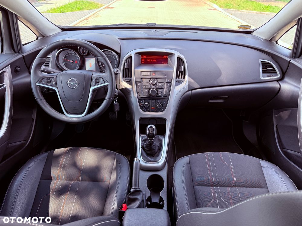 Opel Astra 1.4 Turbo - 11