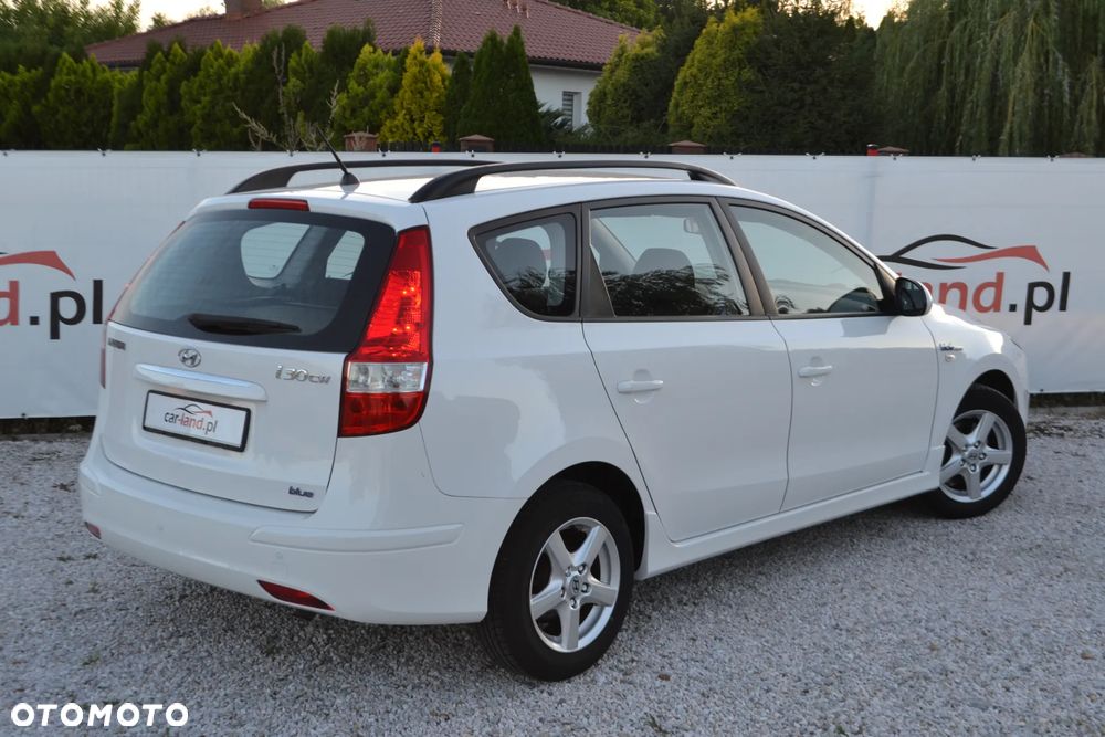 Hyundai i30 i30cw blue 1.6 CRDi Trend - 13