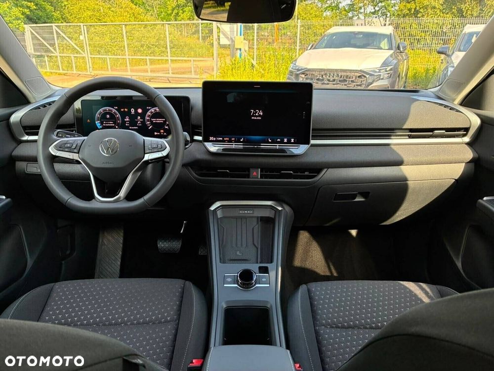 Volkswagen T-Roc - 13