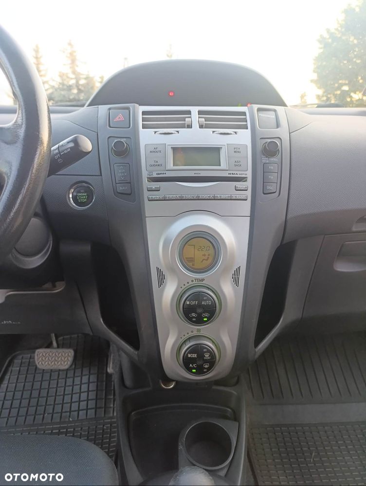 Toyota Yaris - 6