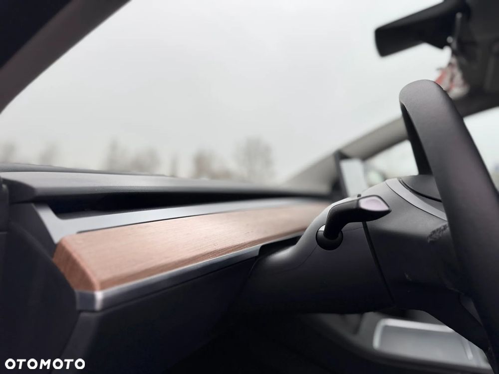 Tesla Model 3 RWD - 27