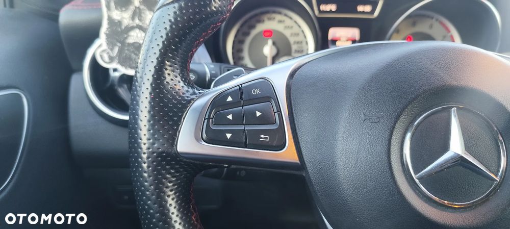 Mercedes-Benz GLA 200 7G-DCT AMG Line - 19