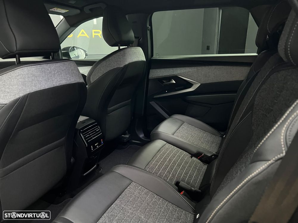Peugeot 5008 1.2 Hybrid Allure e-DCS6 - 14