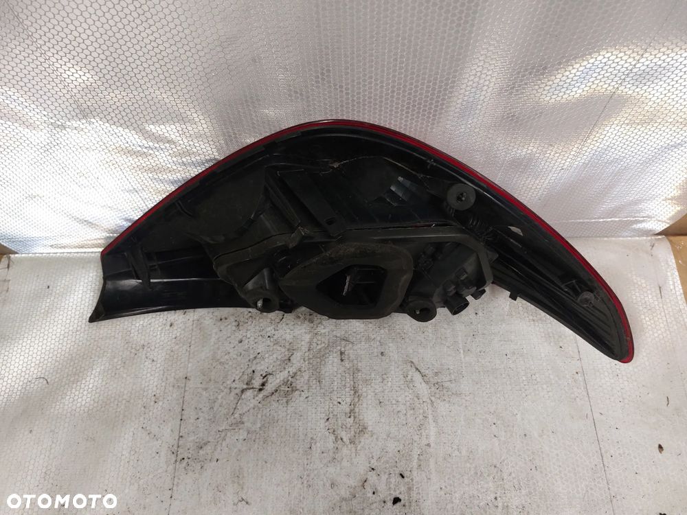 .  LAMPA TYL TYLNA PRAWA OPEL CORSA D !5D ! - 4
