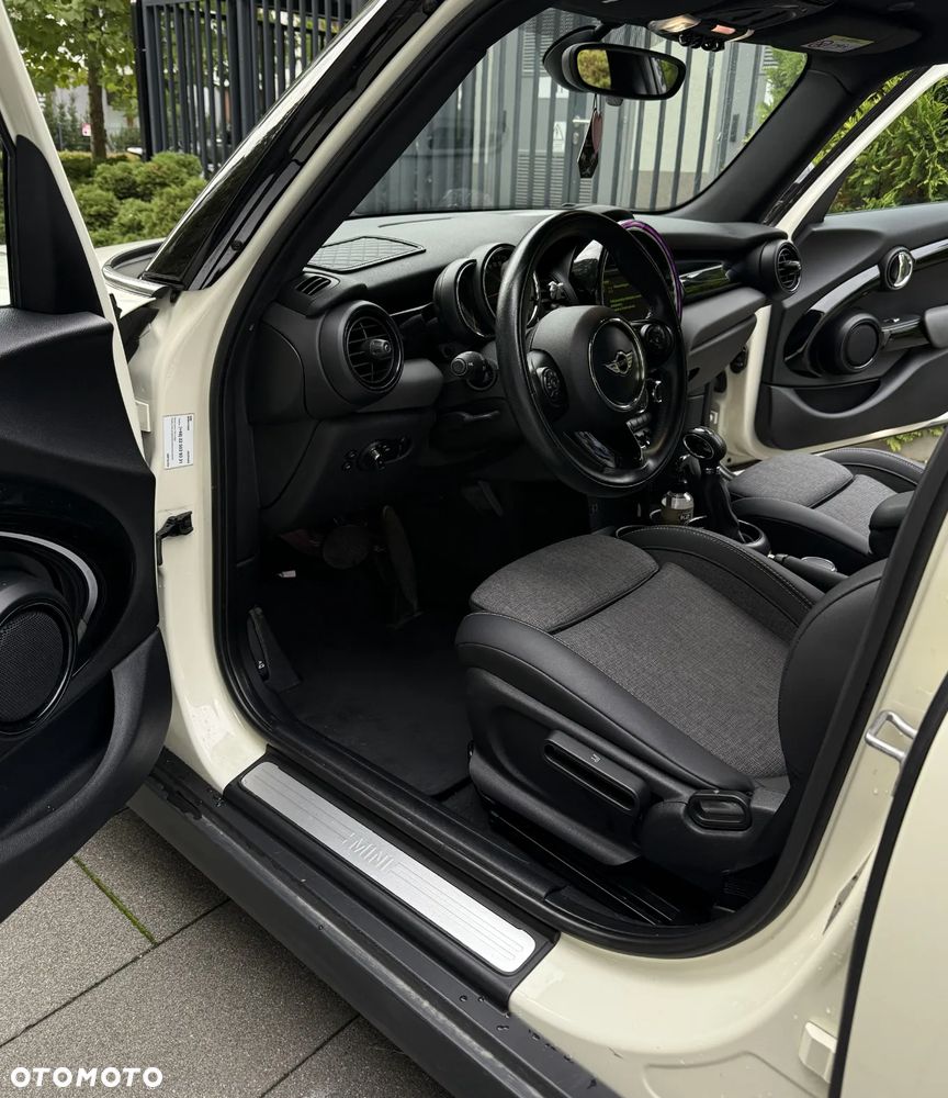 MINI Cooper Standard - 3