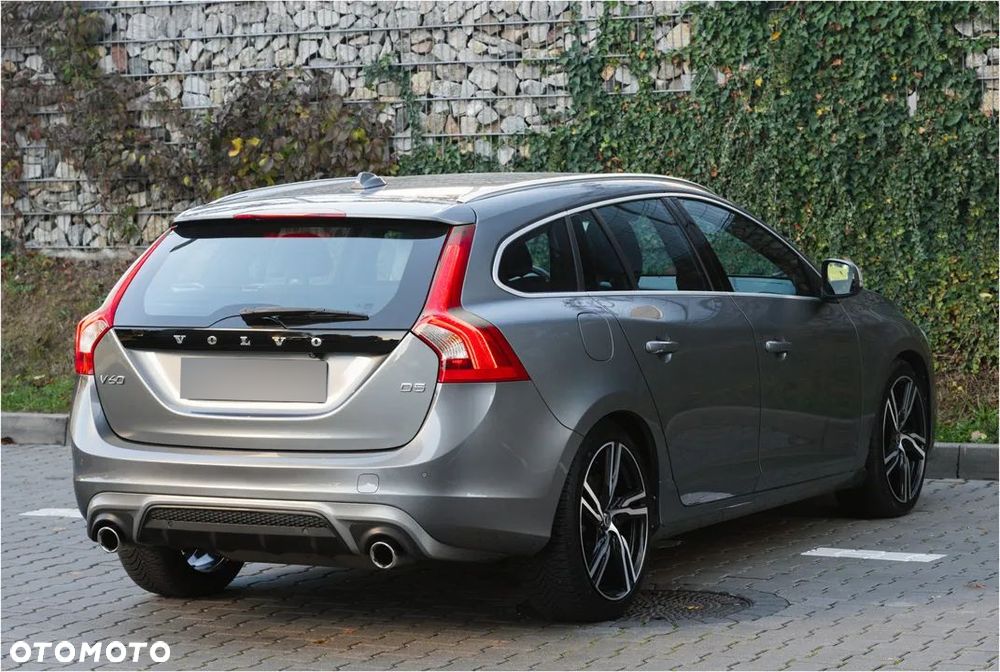 Volvo V60 D5 Geartronic RDesign - 17