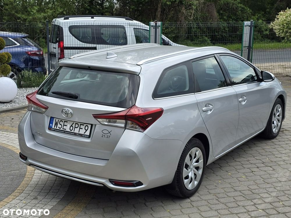 Toyota Auris - 12