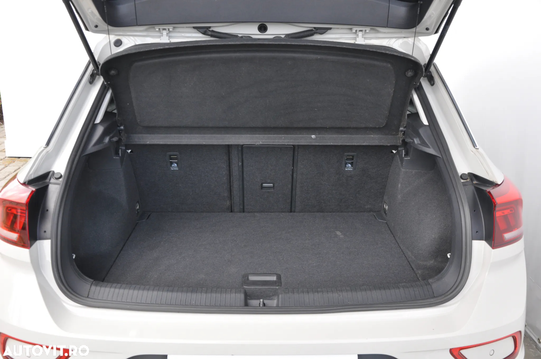 Volkswagen T-ROC 2.0 TDI DSG Style - 28