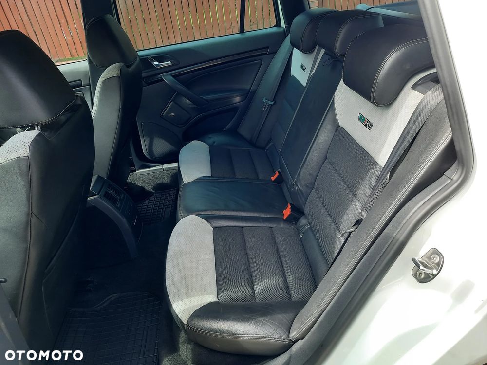 Skoda Octavia 2.0 TDI CR DPF RS - 14