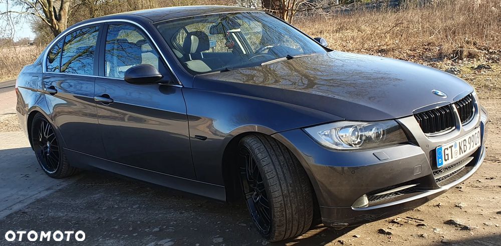 BMW Seria 3 325i - 1