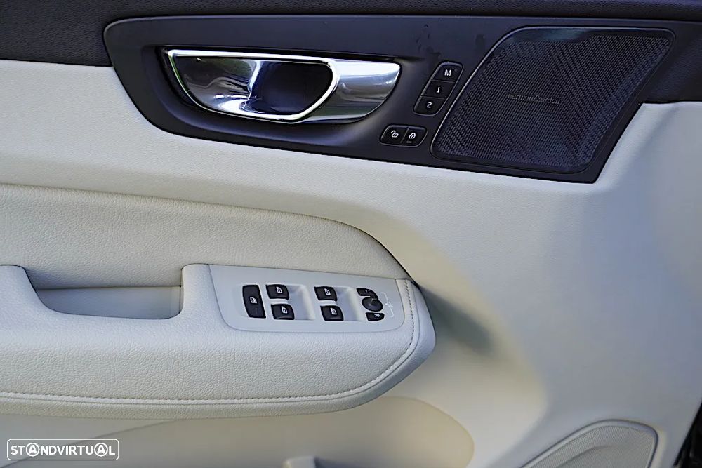 Volvo XC 60 2.0 T6 PHEV Inscription AWD - 29