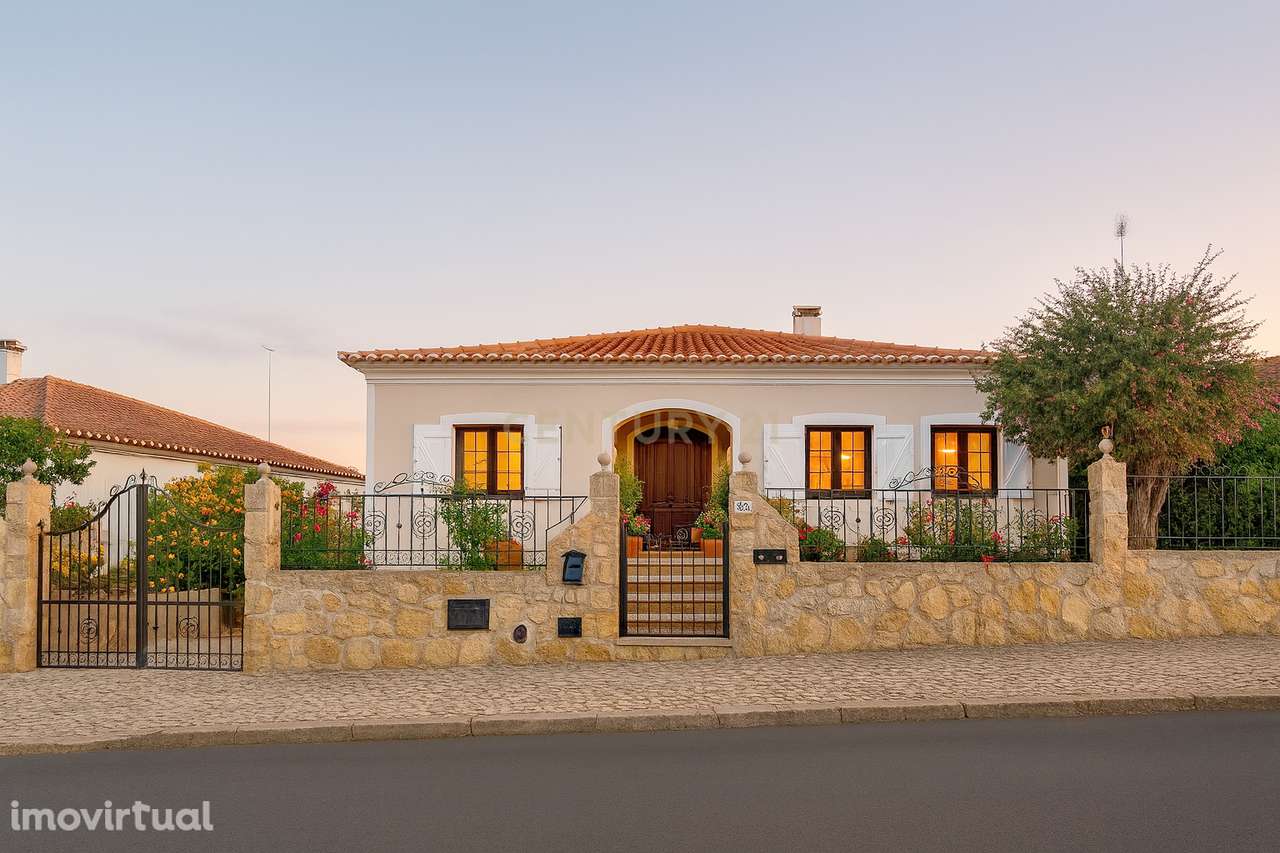 Elegante Moradia que Combina Espaço, Funcionalidade e Qualidade de Vid - Grande imagem: 3/51