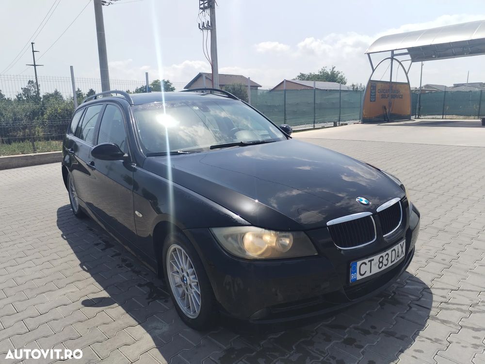 BMW Seria 3 320d DPF Touring Aut. - 4