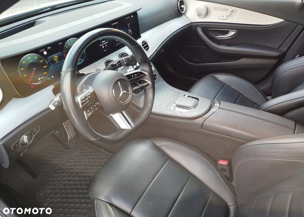 Mercedes-Benz Klasa E 300 9G-TRONIC AMG Line - 9