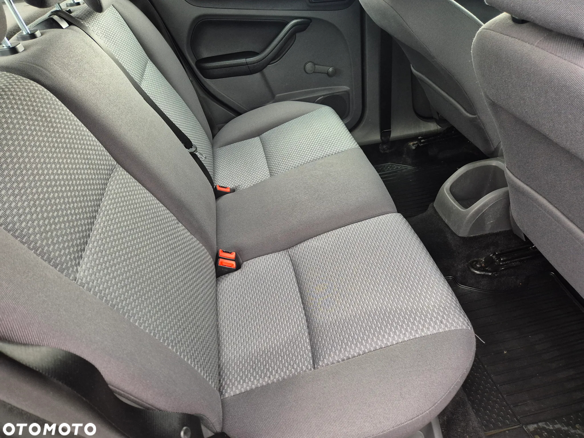 Ford Focus 1.4 16V Connection - 27