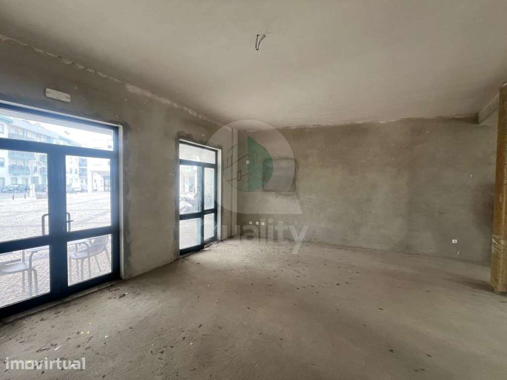 LOJA RÉS DO CHÃO COM 93,4 m² - COM POTENCIAL PARA TRANSFORMAR EM HA... - Grande imagem: 4/23