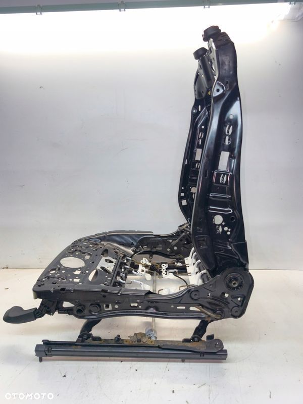 STELAŻ FOTELA PRAWY AUDI A4 B9 A5 8W 8W0881046M 8W0881106D - 4