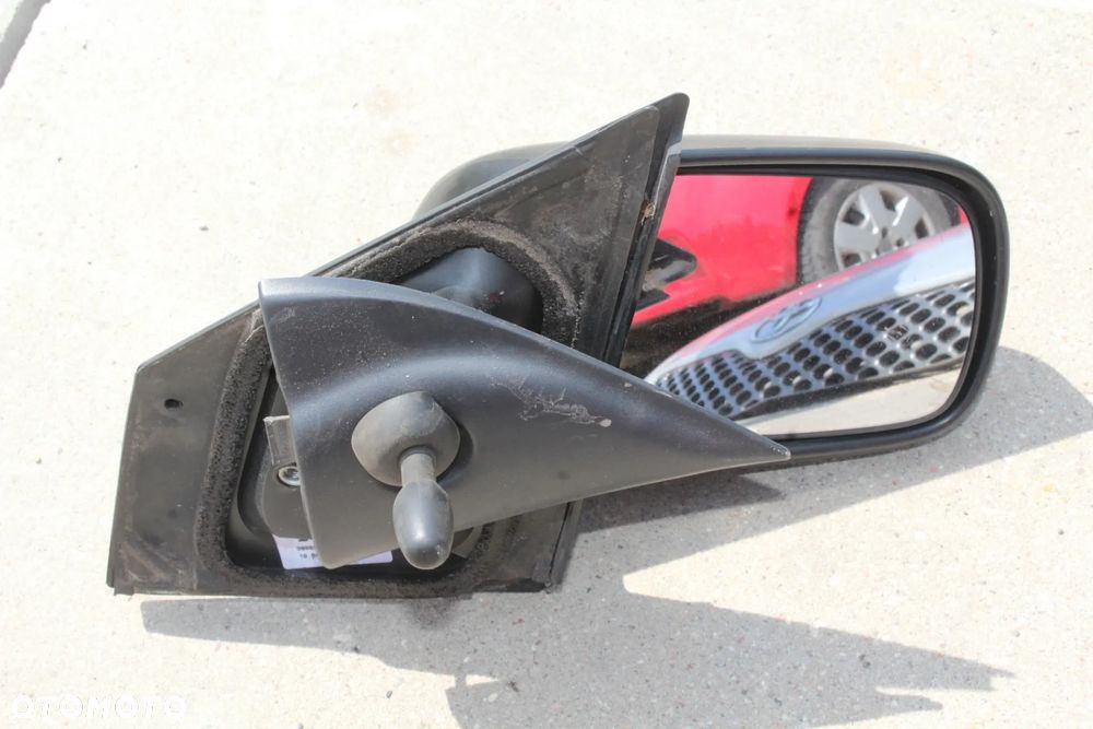 LUSTERKO PRAWE YARIS I FRANCJA 3D MANUAL