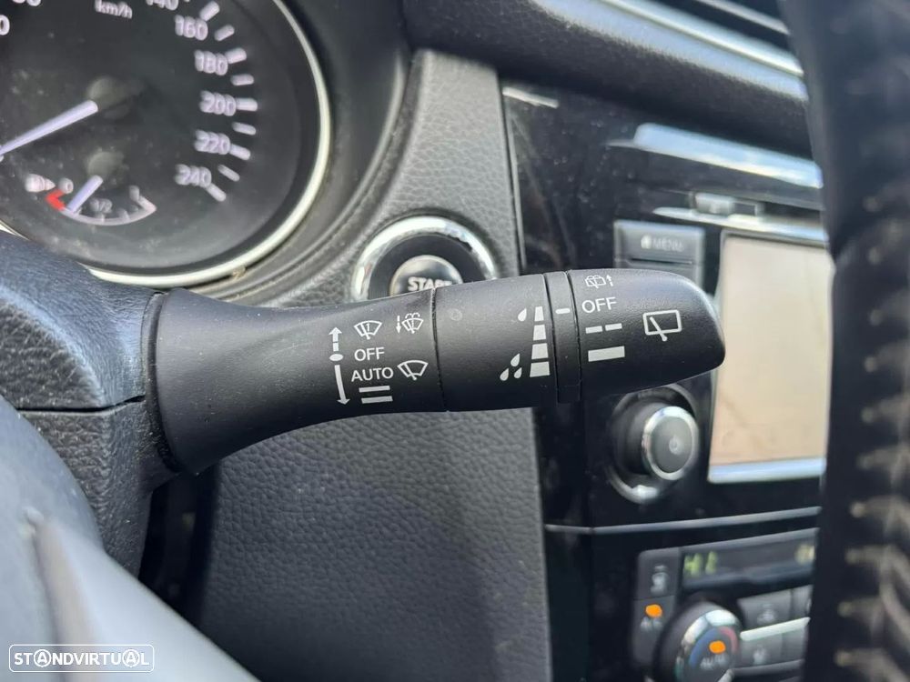 Nissan Qashqai 1.5 dCi N-Connecta J18 - 12