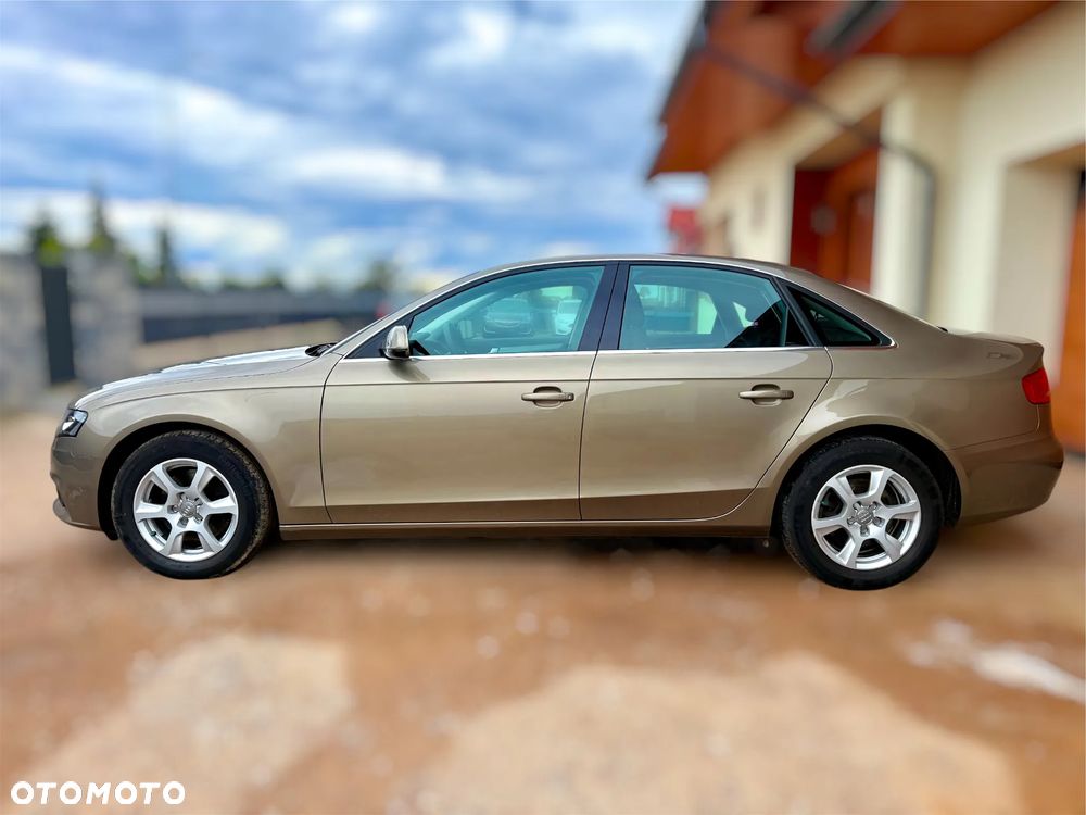 Audi A4 Limousine - 8