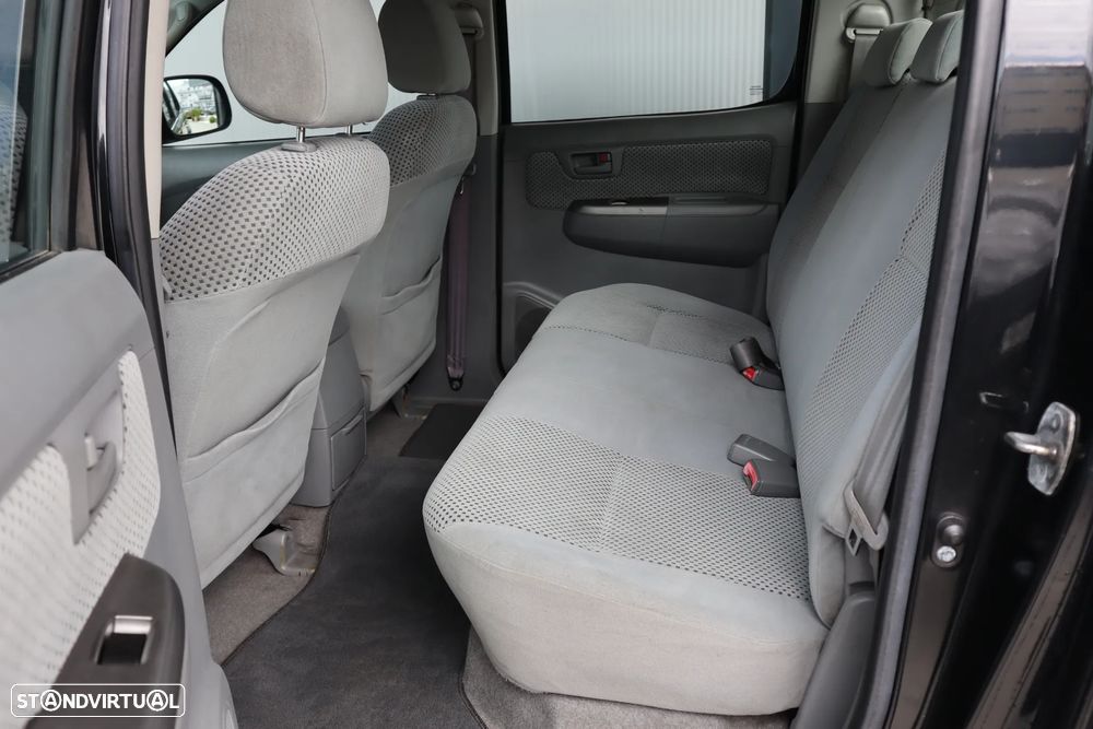 Toyota Hilux 2.5 D-4D CD AC - 9