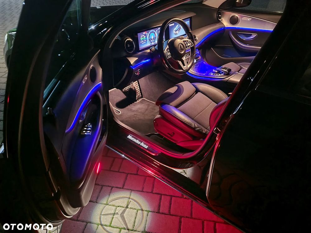 Mercedes-Benz Klasa E 300 de 9G-TRONIC - 19