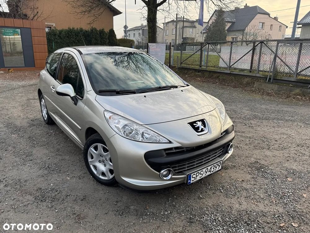 Peugeot 207 - 15