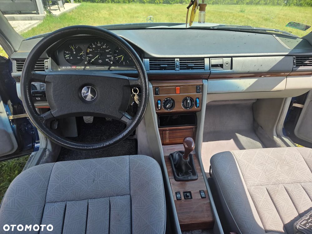 Mercedes-Benz W124 (1984-1993) ver-260-se - 17
