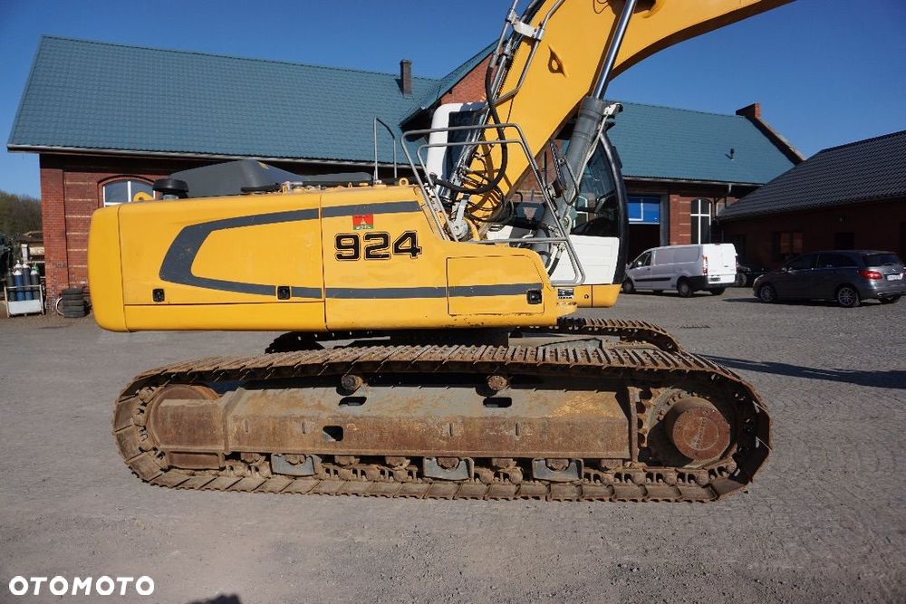 Liebherr R924LC, Większy zasięg - 2