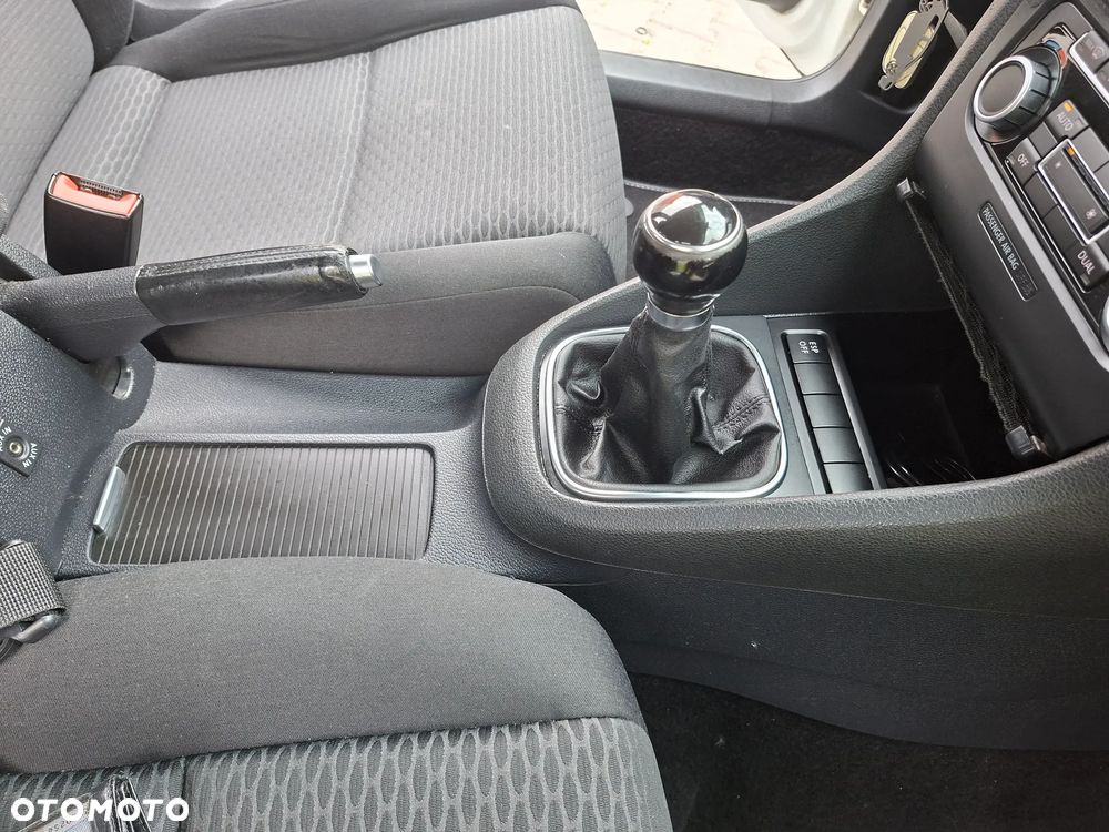 Volkswagen Golf 2.0 TDI DPF Comfortline - 5