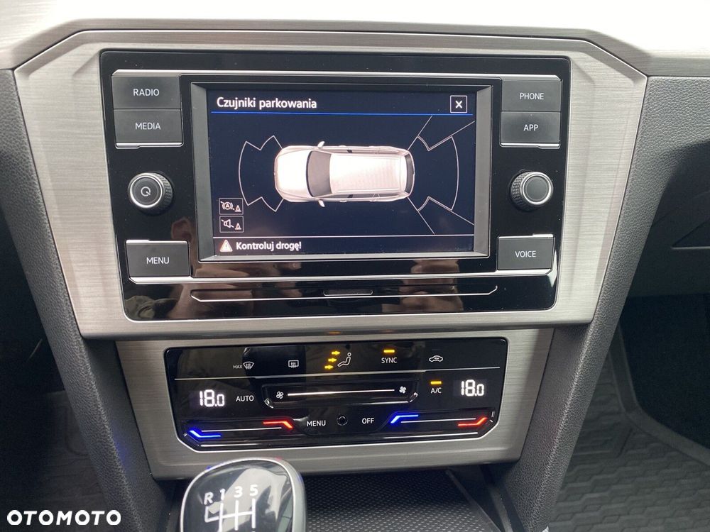 Volkswagen Passat - 27