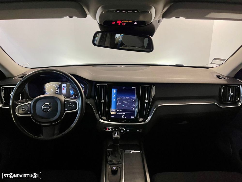Volvo V60 2.0 D3 Momentum Geartronic - 3