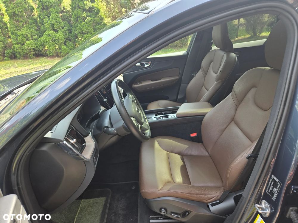 Volvo XC 60 B5 B AWD Geartronic Momentum Pro - 10