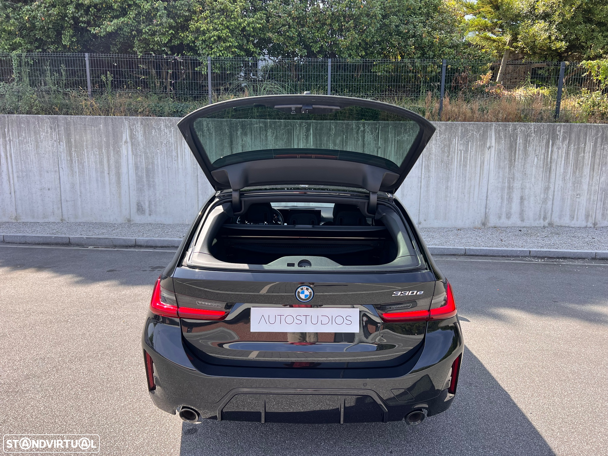 BMW 330 e Touring Pack M Auto - 13