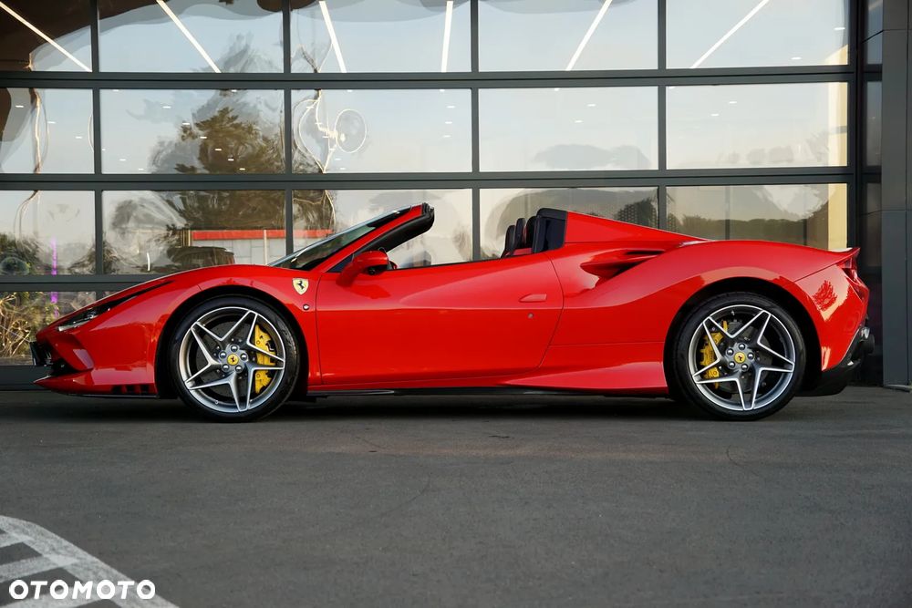 Ferrari F8 Spider - 4
