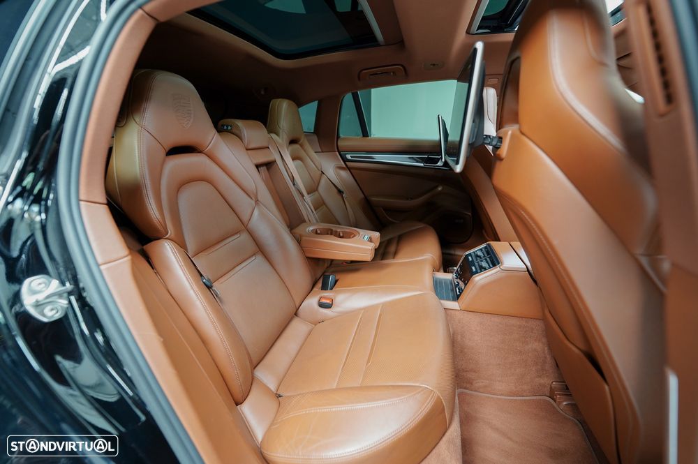 Porsche Panamera Sport Turismo 4 E-Hybrid - 26