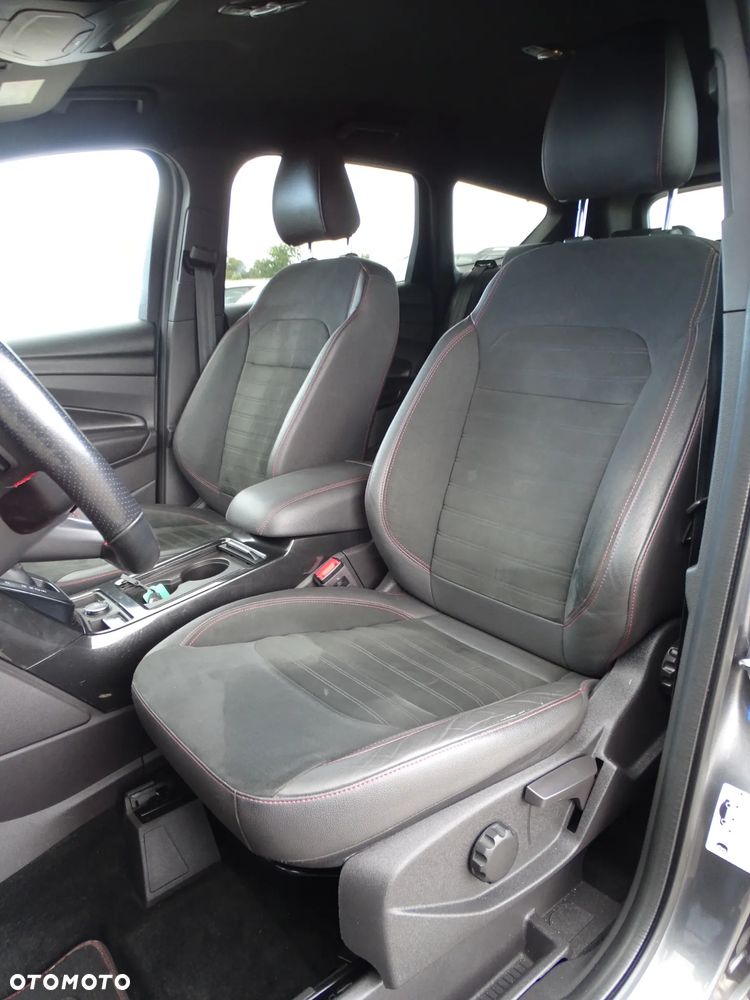 Ford Kuga 2.0 TDCi AWD ST-Line - 11
