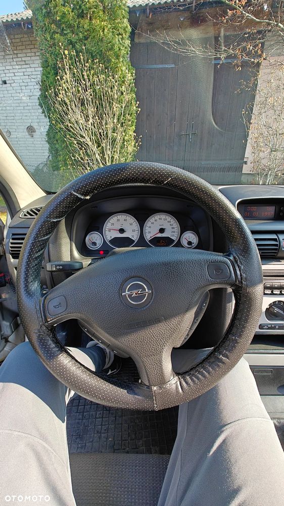 Opel Astra 1.8 Sport - 25