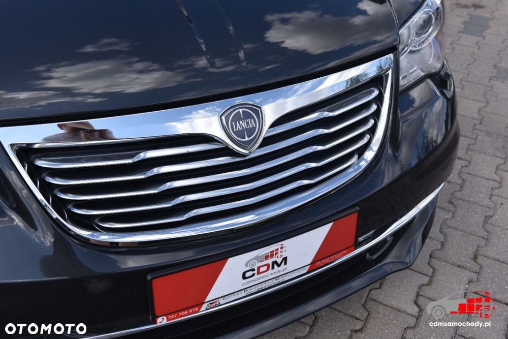 Lancia Voyager - 15
