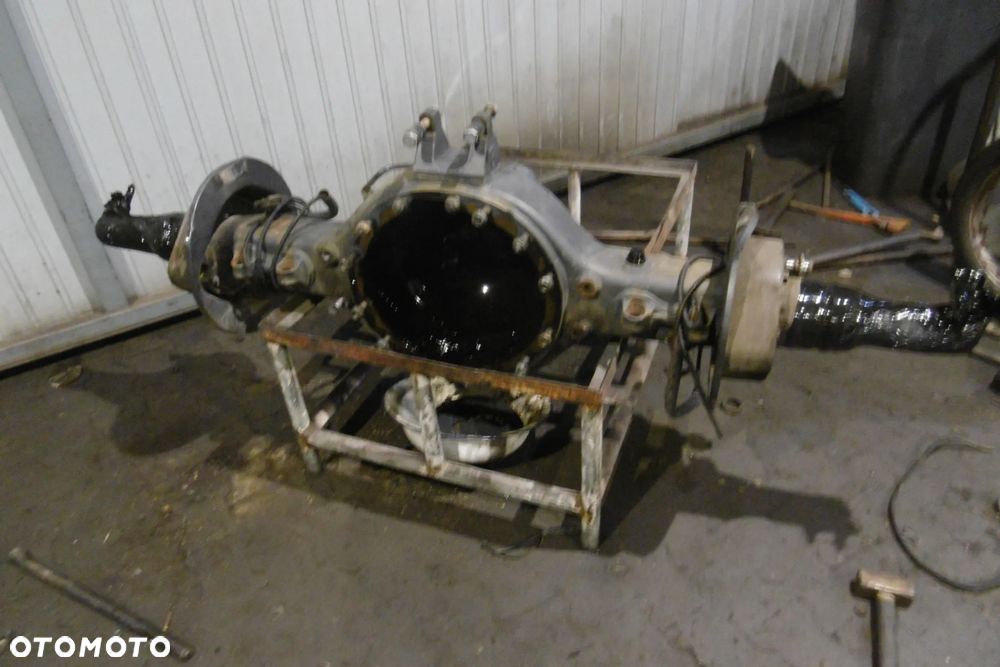 Obudowa mostu Scania R 6x4 8x4 tylny most - 1