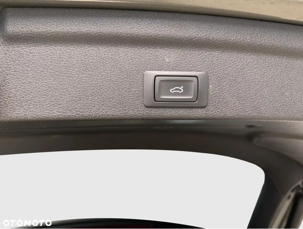 Audi Q3 45 TFSIe S tronic S line - 14