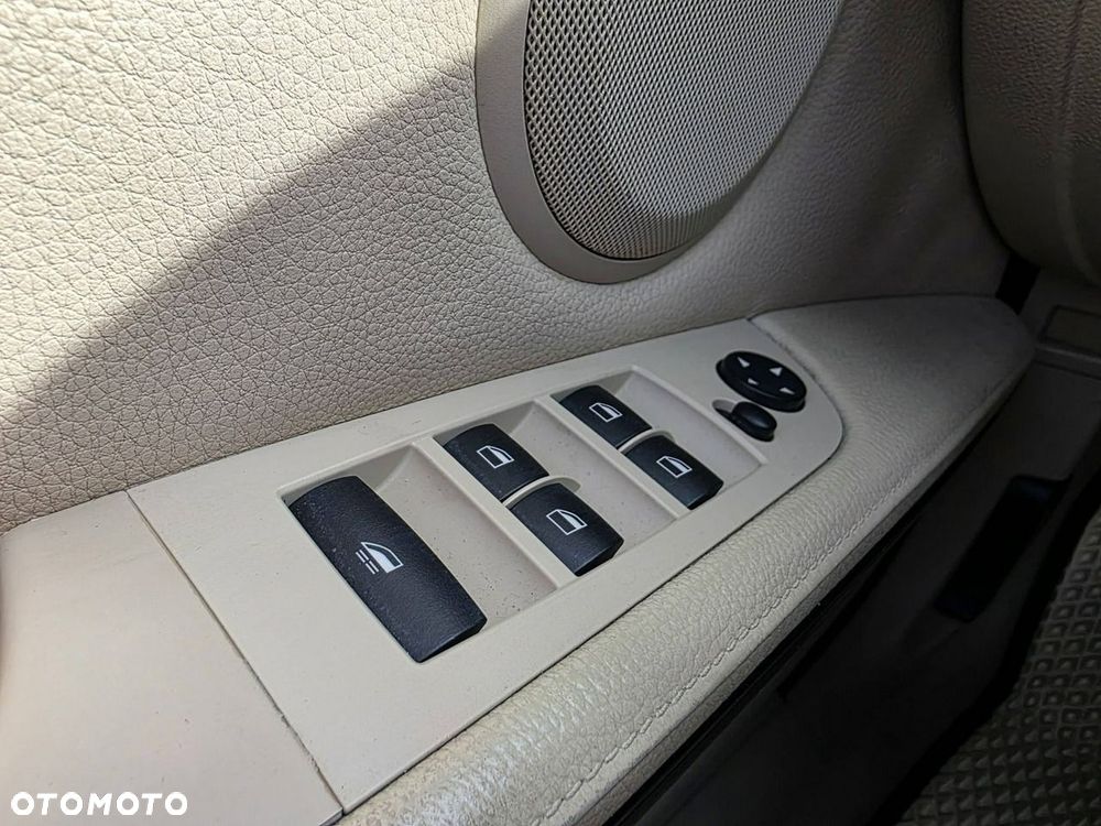 BMW Seria 3 320i Edition Exclusive - 17