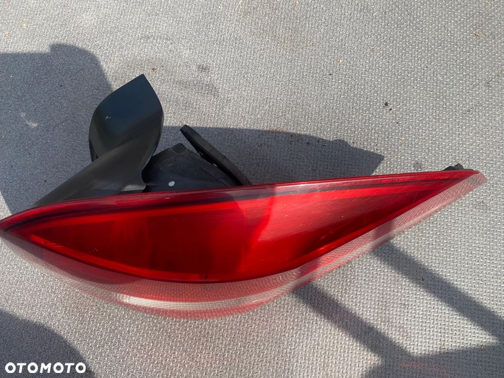 LAMPA TYŁ TYLNA PRAWA RENAULT LAGUNA 3 III 06070 - 4