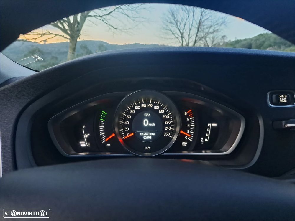 Volvo V40 1.5 T3 Sport Edition Geartronic - 21