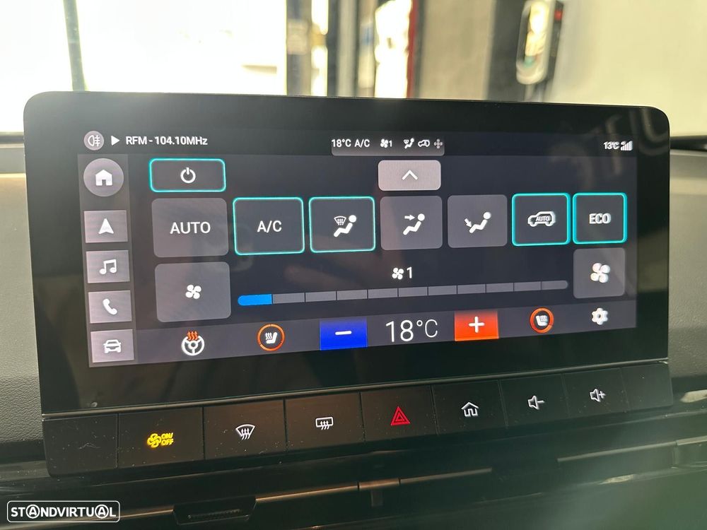 MG MG4 64 kWh Luxury - 35