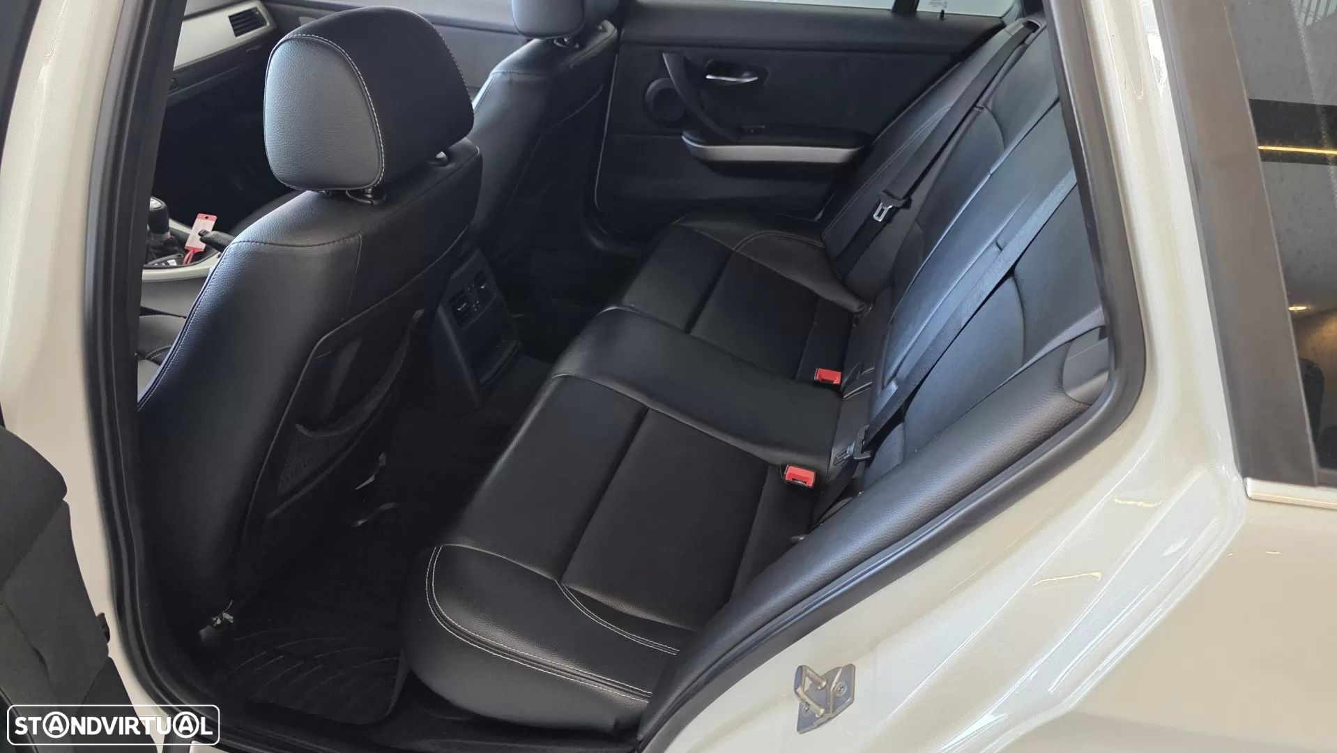 BMW 320 d Touring Pack M - 43