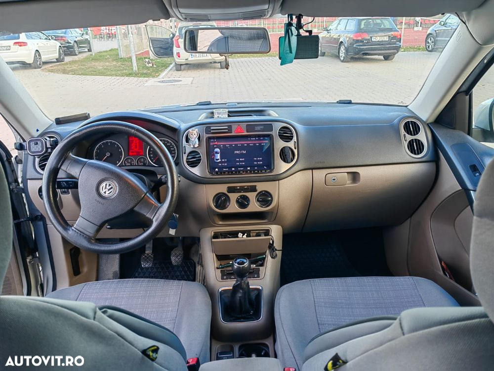 Volkswagen Tiguan - 4
