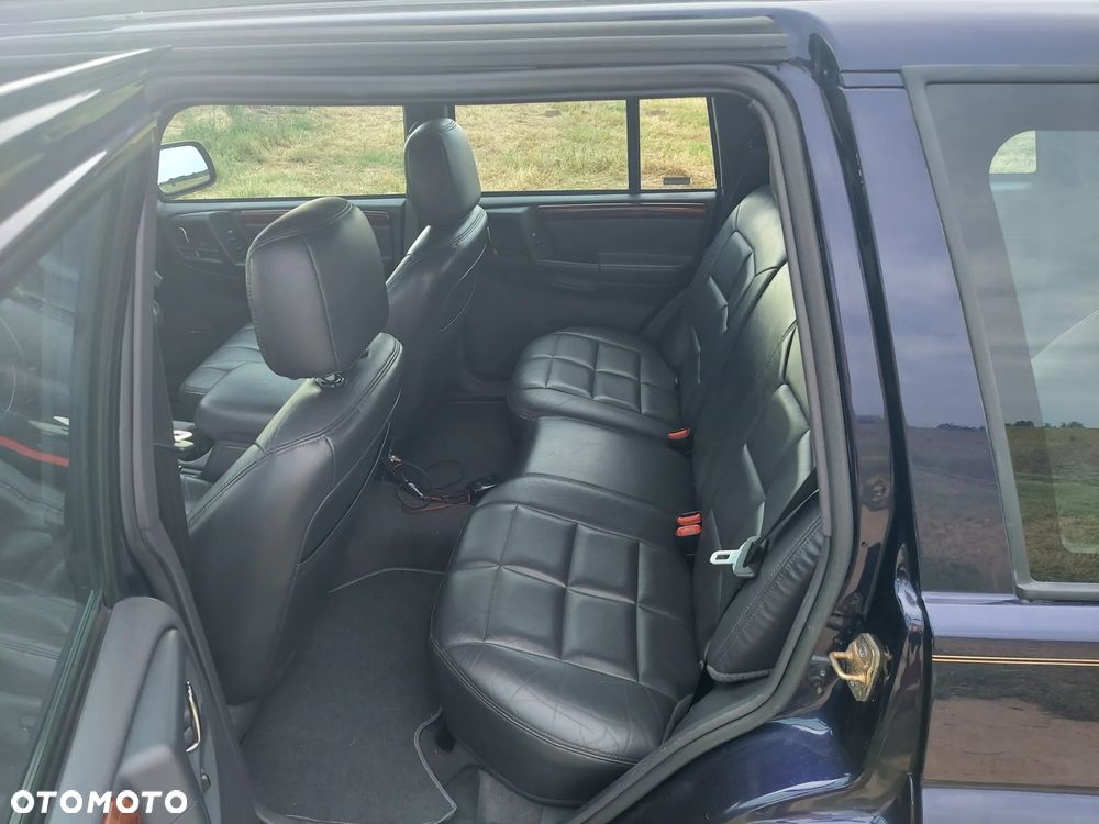 Jeep Grand Cherokee - 11