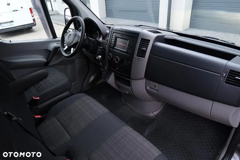 Mercedes-Benz SPRINTER - 11